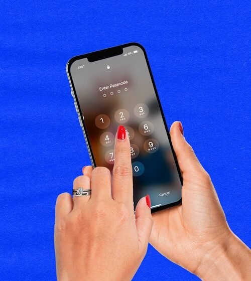 Is It Ever OK To Read Your Kids' Texts? Experts Sound Off