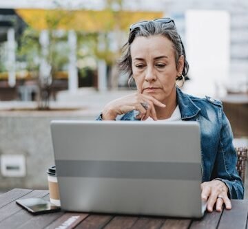 portrait-of-a-mature Reddit Users Share The Harsh Realities Of Womanhood