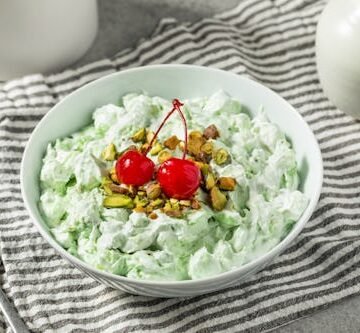 What Is Watergate Salad & Why Do They Call It That? It's A Thanksgiving Must-Try