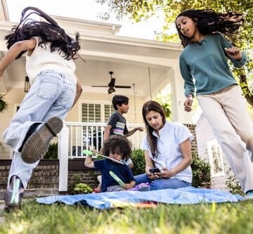 I’m A Stepmom Of 4, & Sometimes I Wonder If It’s All Worth It