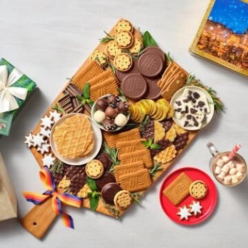 11 Seasonal Goodies From ALDI That Would Make Such An Easy Holiday Dessert Bar