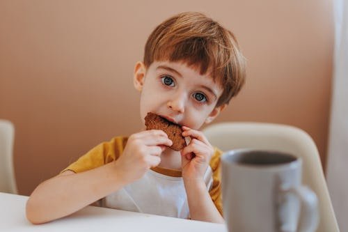 getty-1574562258 Study: Using Food As A Reward Linked To Emotional Overeating For Kids