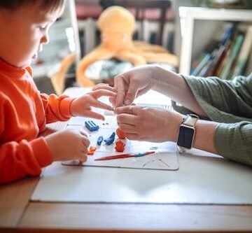 mom-sculpting-with-toddler My Health Tracker Knows When I’m Overstimulated