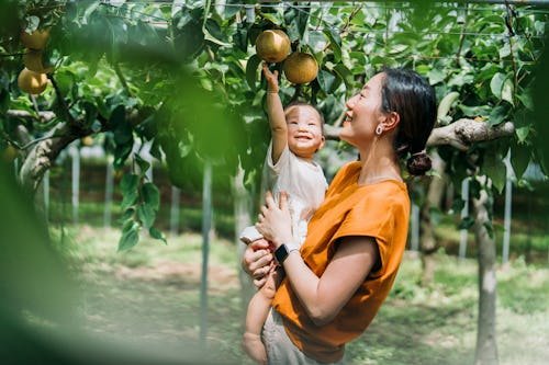 gettyimages-1640297549 I Asked 5 Stylish Moms, 'Seriously, How Do You Always Look Good?!'