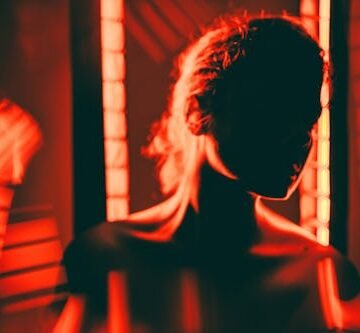 Should You Be Using Red Light Therapy… On Your Vagina? A Doctor Weighs In