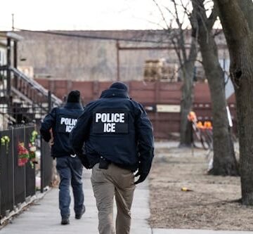 us-immigration-customs-enforcement ICE Agents Detained An Adult During Chicago School Drop-Off