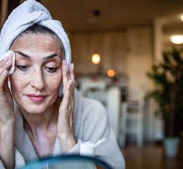 one-woman-a-mature How To Refresh Your Skin After Winter, According To A Dermatologist