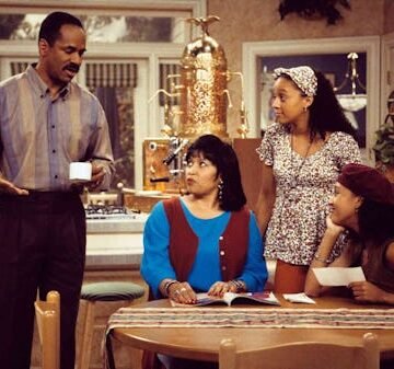 ray-lisa-sister-sister What We Can Learn From The Chaotic Parents Of '90s TV