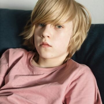 His Son Used To Love His Pink Sweater… Until He Was Told Boys Don't Wear Pink