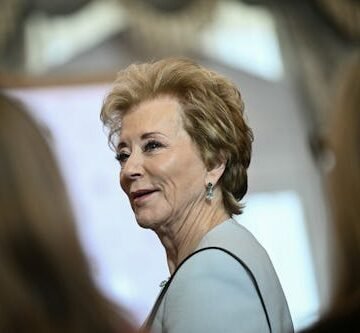 us-secretary-of-education Department Of Education Takes Back Billions In Funds Recently Promised To State School Systems