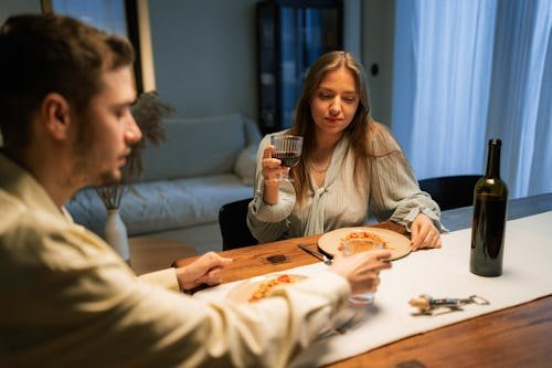 a-man-a-woman What Is "Floodlighting" In A Relationship & How Do You Recognize It?