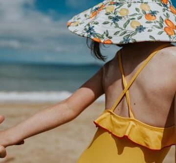 Is Aerosol Sunscreen Safe For Kids? Here's What Dermatologists Use Instead