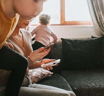 Are We Relying Too Much On The Internet For Parenting Advice? An Expert Explains