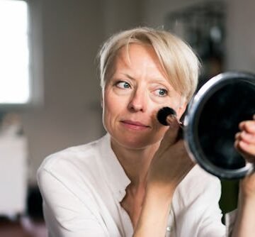 getty-1306590781 How Are We Preventing Our Foundation & Concealer From Creasing?