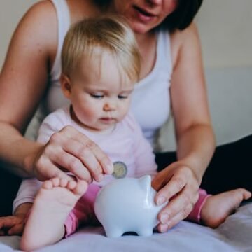 mother-her-baby-girl "Trump Accounts" Offer $1,000 For Babies Amid Massive Social Spending Cuts