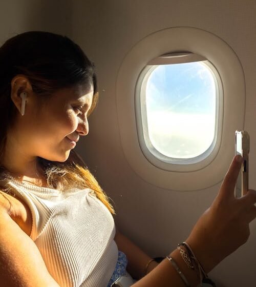 In-Flight Skin Care Might Be Trendy, But Experts Say It's Low-Key Gross