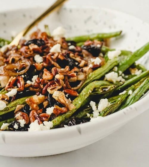 10 Easy Green Bean Recipes For Snazzy Sides & Tasty One-Pot Dinners
