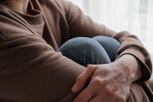 mental-health-lonely-person “Loneliness Creep” Is Real, & Moms Are Especially Vulnerable