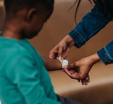 How Plastic Surgeons Treat Kids' Cuts & Scrapes To Prevent Scarring